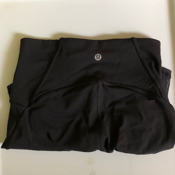Sz 4 Lululemon Capri tights - Picture 2 of 3